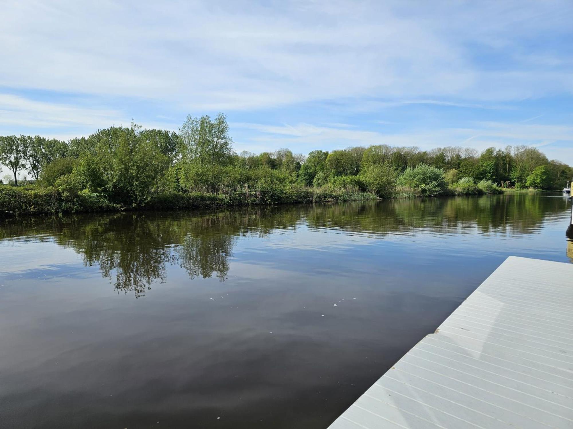 Luxe Woonboot In De Natuur Evt Met Console Bootje! 陆瓦尔登 外观 照片